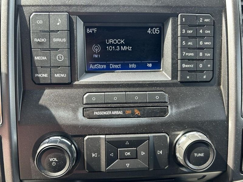 2017 Ford F-150 XLT photo 20