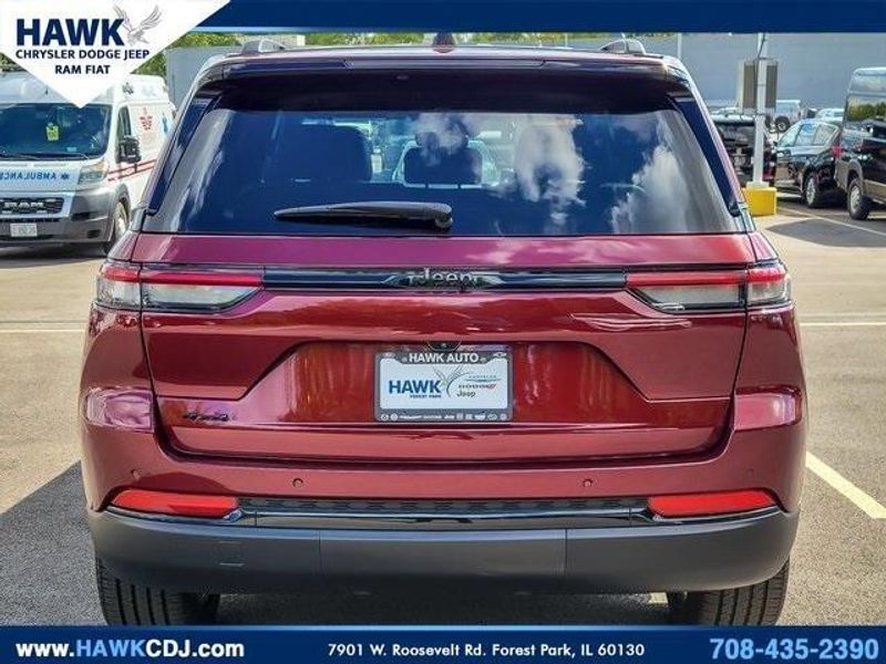 2023 Jeep Grand Cherokee Altitude X photo 2