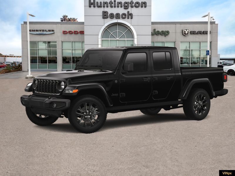 2025 Jeep Gladiator Nighthawk 4x4Image 2
