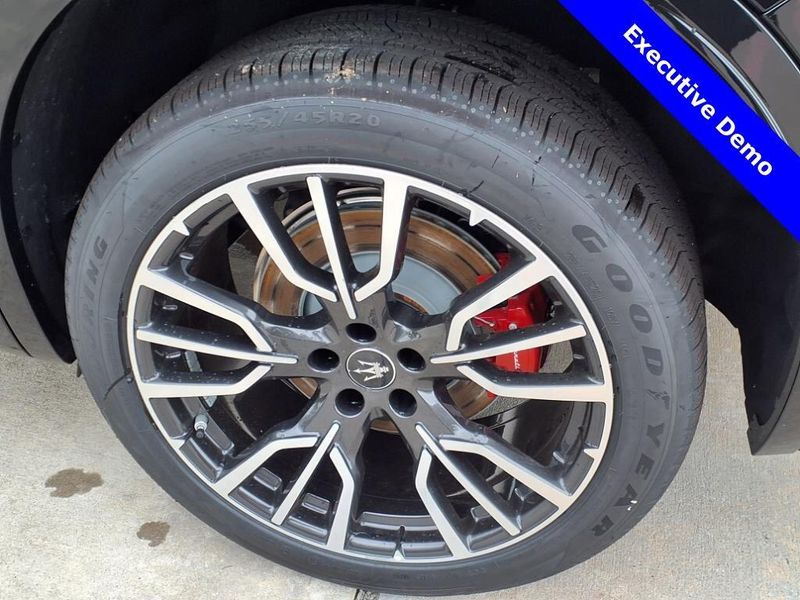 New 2025 Maserati Grecale Image 9