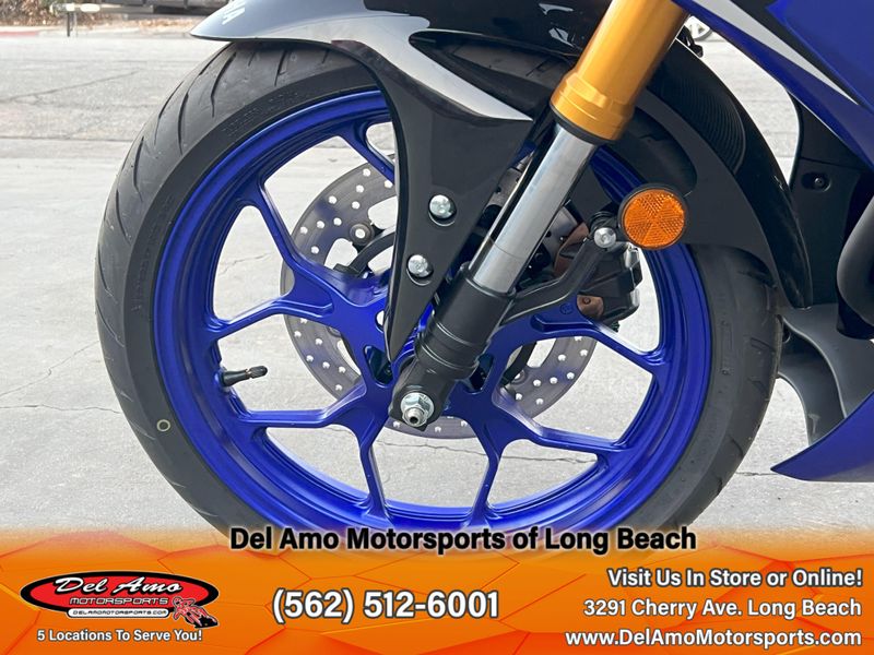 2025 Yamaha YZF-R3 ABS Image 2