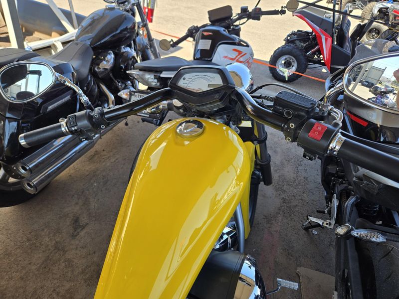 USED 2022 HONDA FURY BASE Image 3
