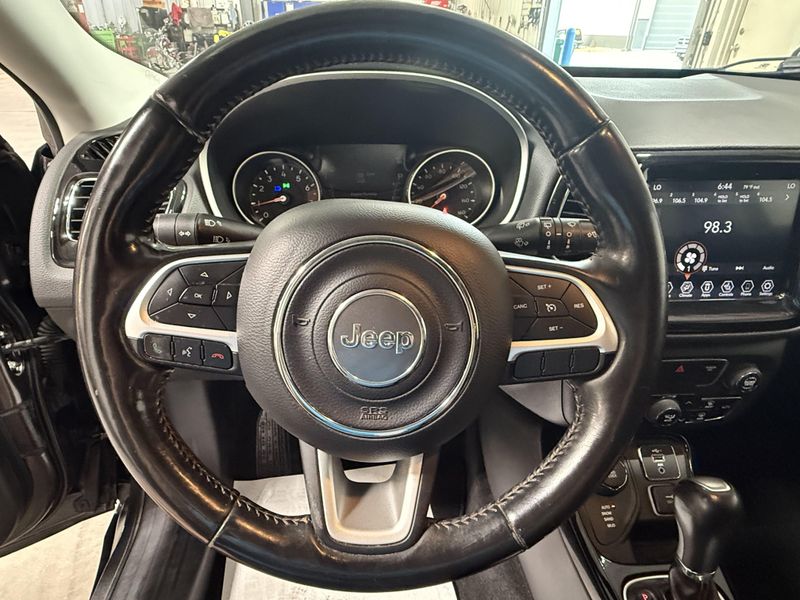 Used 2019 Jeep Compass LimitedImage 18