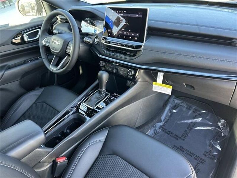 New 2026 Jeep Compass Latitude Altitude 4x4Image 13