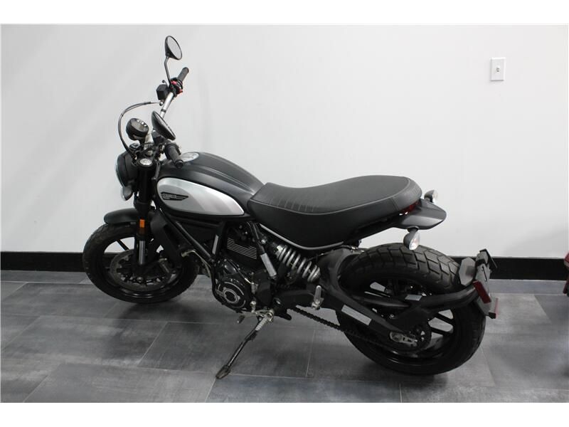 2020 Ducati SCRAMBLER ICON DARK Image 2