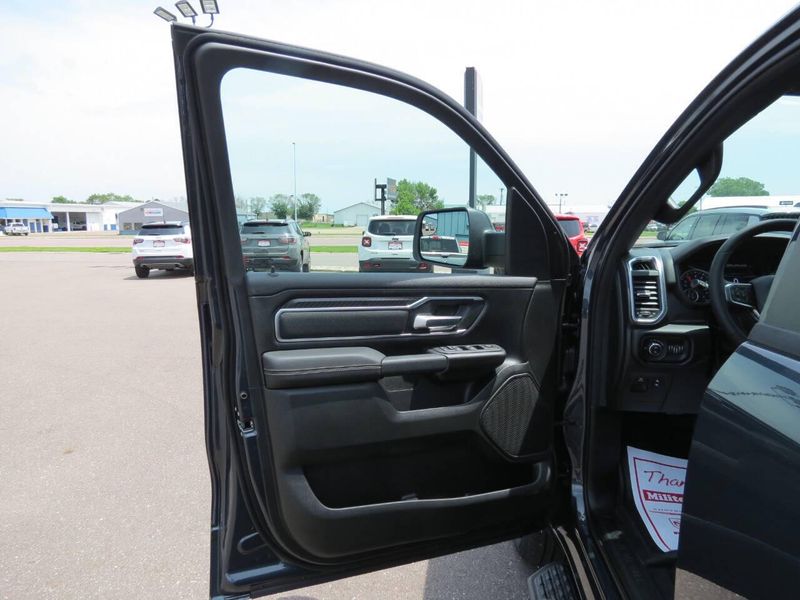2025 RAM 1500 Big Horn Crew Cab 4x4 5