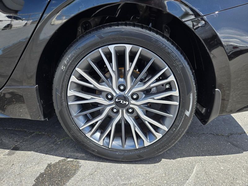 Used 2023 Kia Forte GT-Line IVT