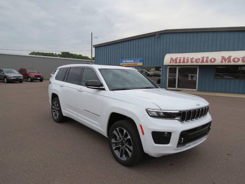 Used 2025 Jeep Grand Cherokee L Overland 4x4 4dr SUVImage 2