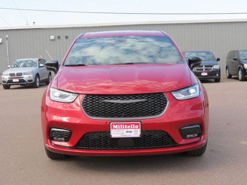 New 2026 Chrysler Pacifica SelectImage 7