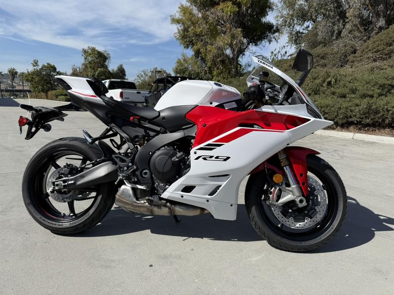 New 2025 Yamaha YZF-R9 Image 4