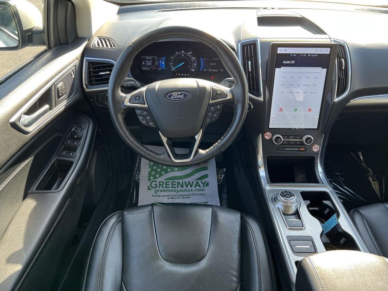 2022 Ford Edge Titanium photo 22