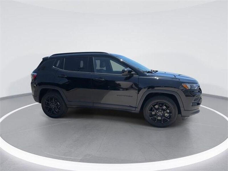 2025 Jeep Compass Latitude 4x4Image 9