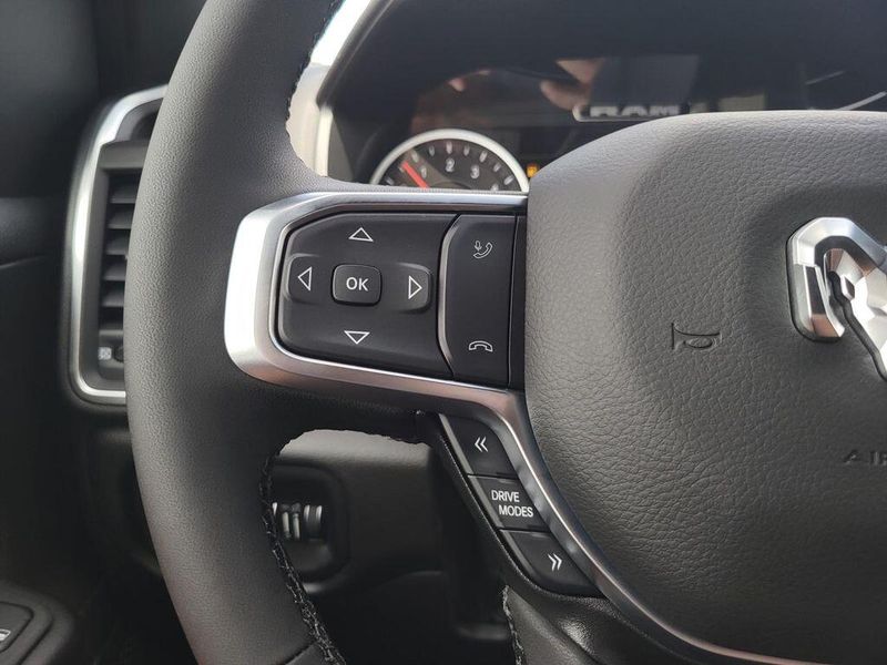 2025 RAM 1500 Big Horn Crew Cab 4x4 5