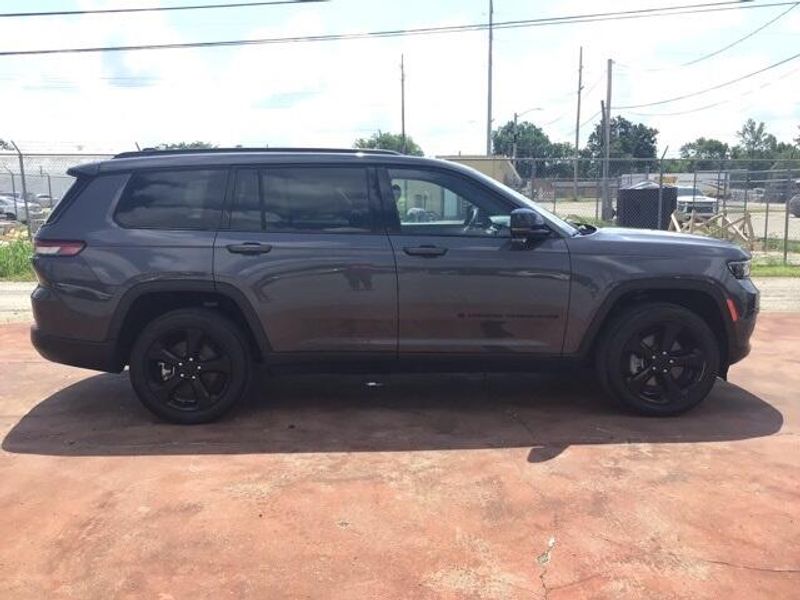 Used 2023 Jeep Grand Cherokee L AltitudeImage 6
