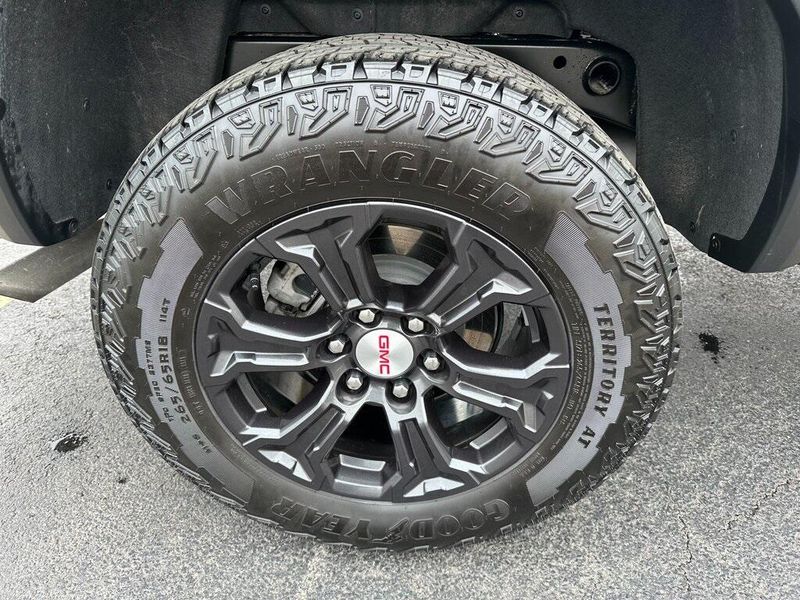 2023 GMC Canyon ElevationImage 32