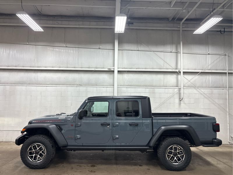 2025 Jeep Gladiator Rubicon photo 15