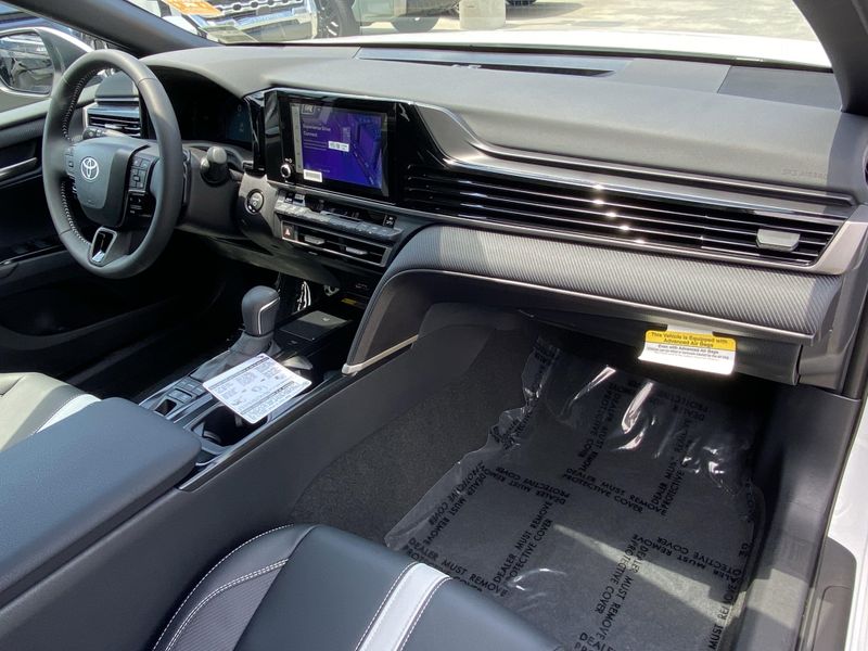 New 2025 Toyota Camry SEImage 9