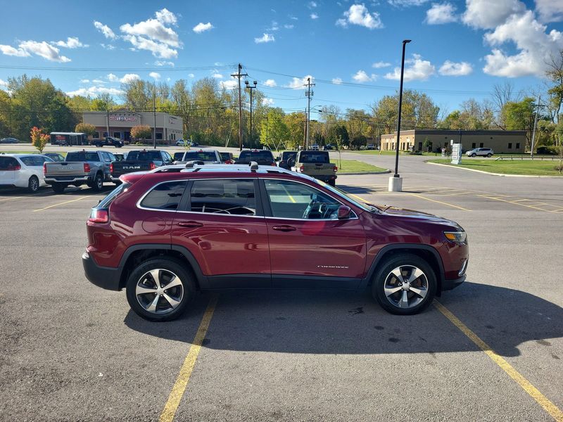 Used 2019 Jeep Cherokee LimitedImage 15