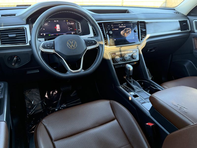 Used 2022 Volkswagen Atlas 2.0T SE w/TechnologyImage 24