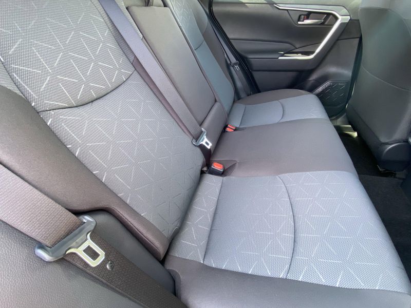 2025 Toyota RAV4 XLEImage 12