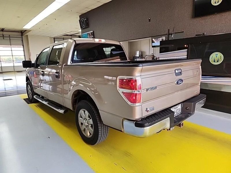 2013 Ford F-150 XLT photo 2