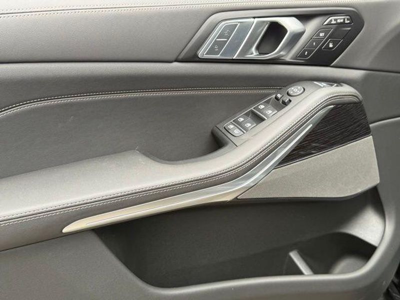 New 2026 BMW X7 xDrive40iImage 15