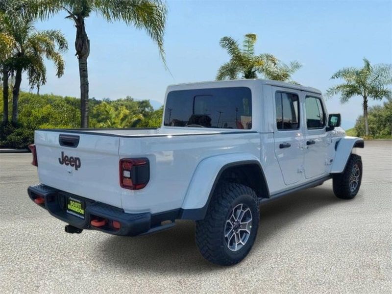New 2026 Jeep Gladiator Mojave 4x4