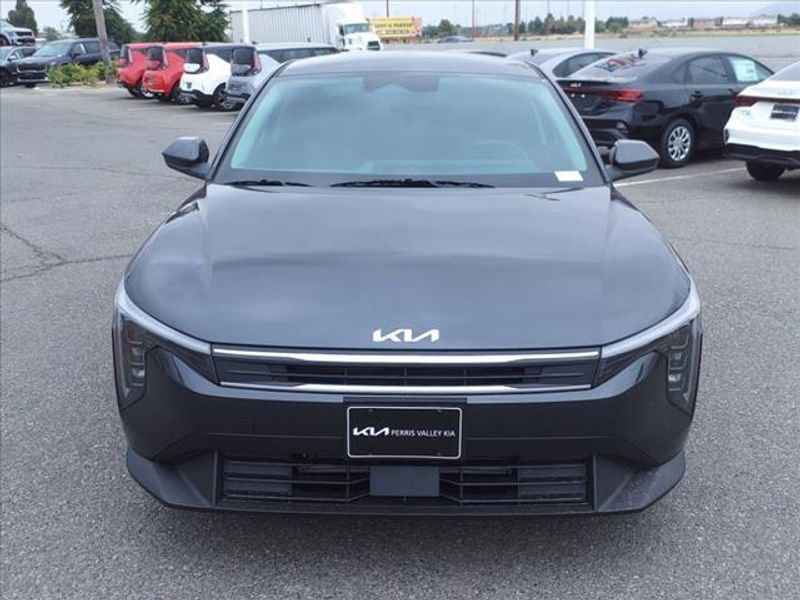 2025 Kia K4 LXImage 2