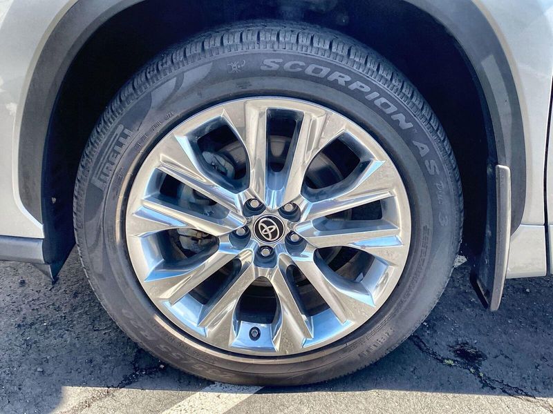 2021 Toyota Highlander LimitedImage 34