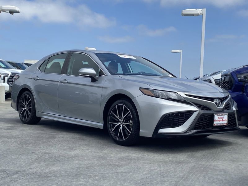 Used 2023 Toyota Camry SEImage 2