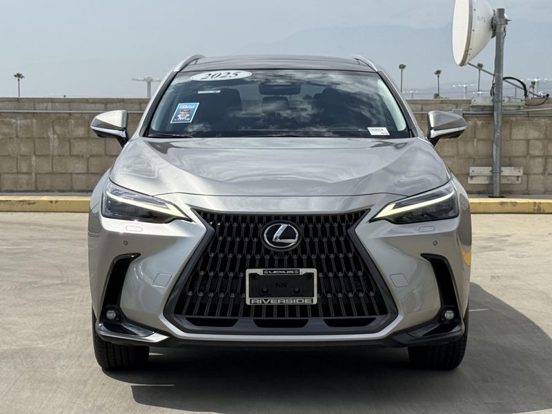 Used 2025 Lexus NX 350h LuxuryImage 6