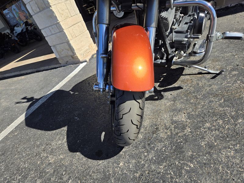 USED 2013 HARLEY ROAD GLIDE CVO  CUSTOM Image 26