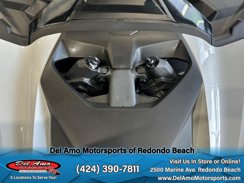 2024 Can-Am 9BRB  in a CATALYST GRAY & NEO YELLOW exterior color. Del Amo Motorsports of Redondo Beach (424) 304-1660 delamomotorsports.com 