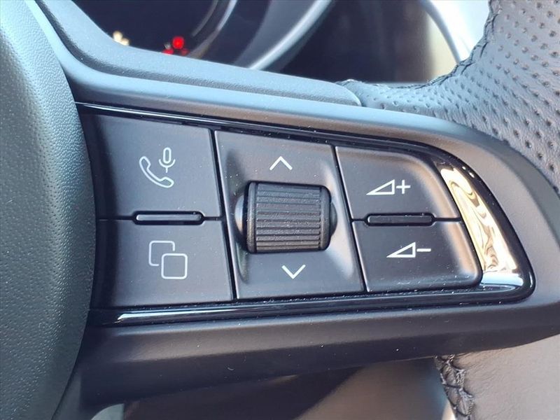 New 2025 Alfa Romeo Giulia RwdImage 19