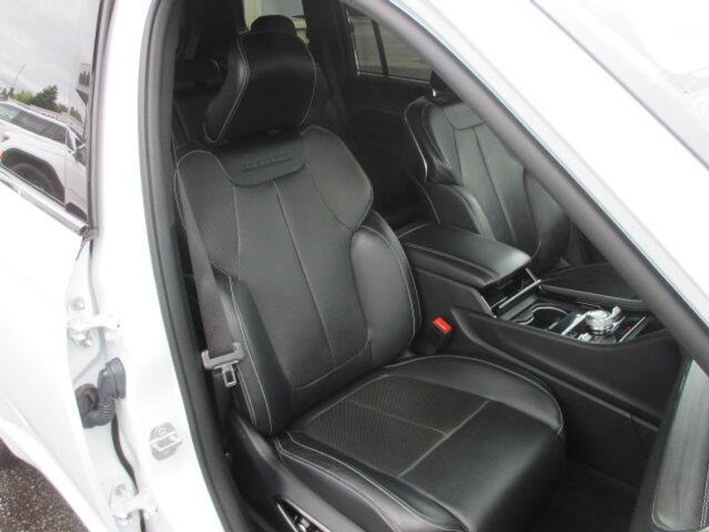 Used 2022 Jeep Grand Cherokee L OverlandImage 26