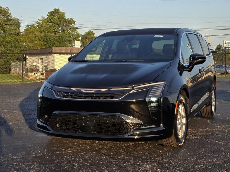 New 2027 Chrysler Pacifica Select
