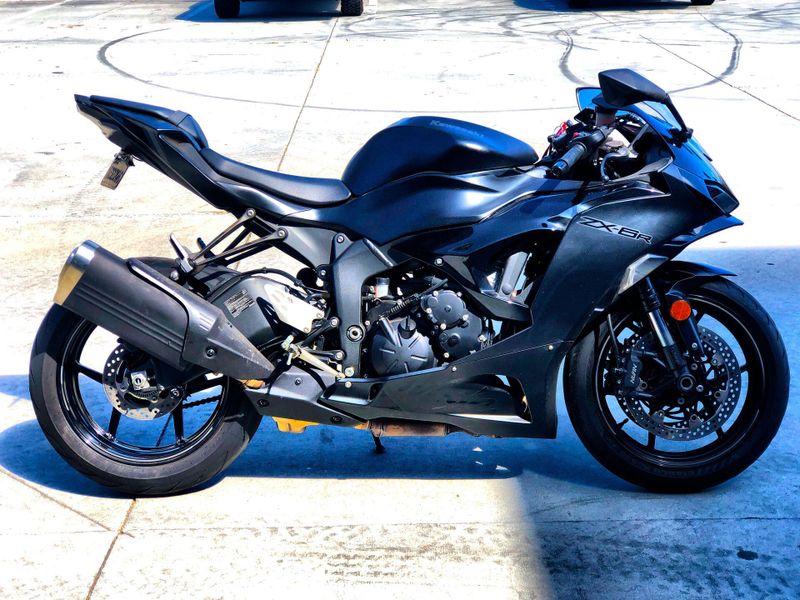 Used 2024 Kawasaki NINJA ZX-6R Image 18