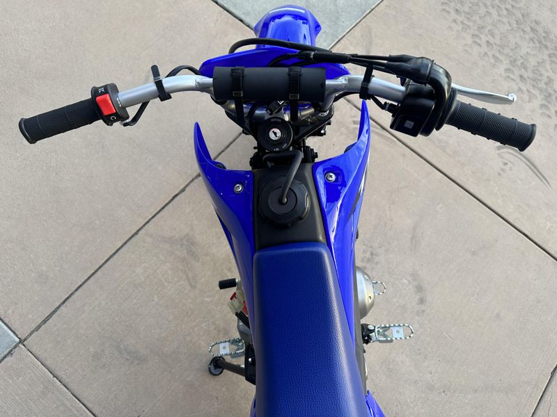 2025 Yamaha TT-R50E Image 10