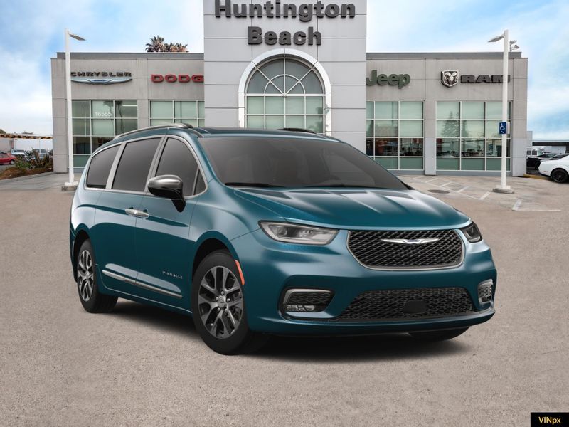 2025 Chrysler Pacifica Hybrid PinnacleImage 16