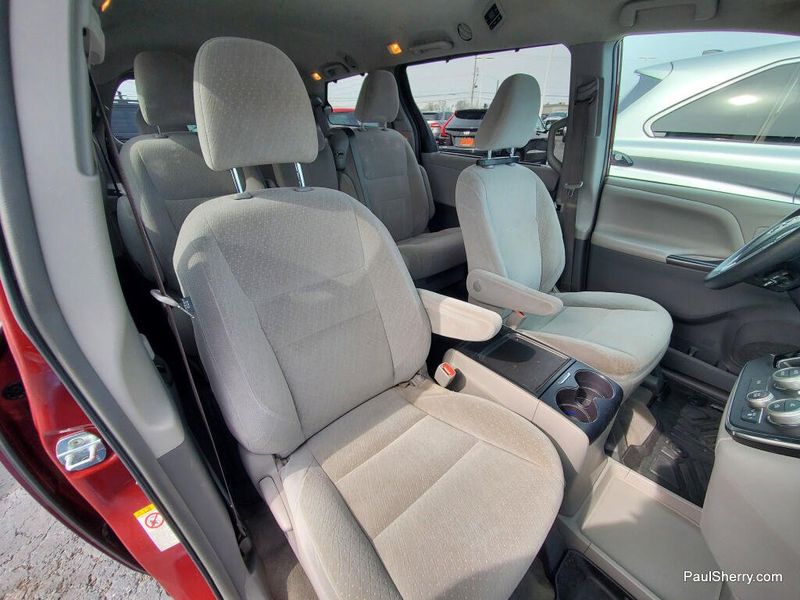 Used 2018 Toyota Sienna LE