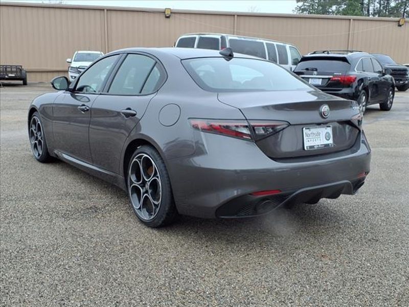 2025 Alfa Romeo Giulia RwdImage 10