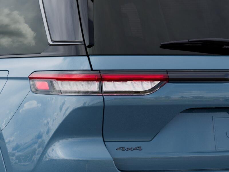 New 2026 Jeep Grand Cherokee SummitImage 5