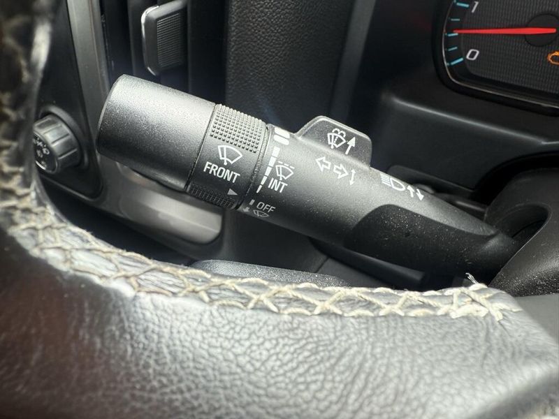2018 Chevrolet Silverado 1500 LT photo 16