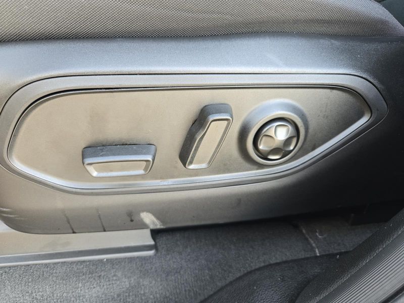 Used 2025 Jeep Grand Cherokee Laredo X 4x2