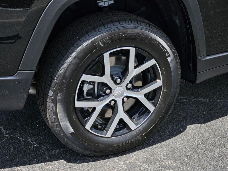 2025 Jeep Grand Cherokee L Limited 4x4Image 7