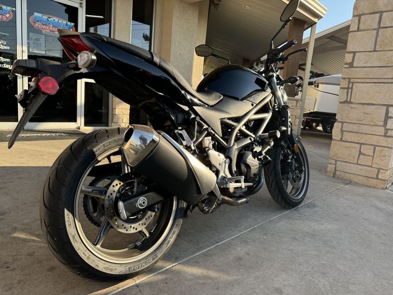 2024 Suzuki SV650 ABS GLASS SPARKLE BLACKImage 9