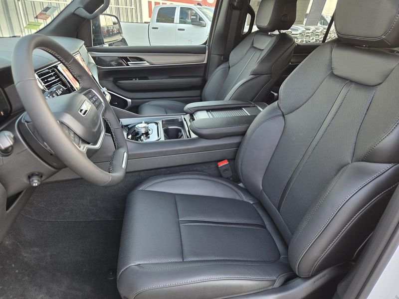 2026 Jeep Grand Wagoneer Limited Reserve 4x4