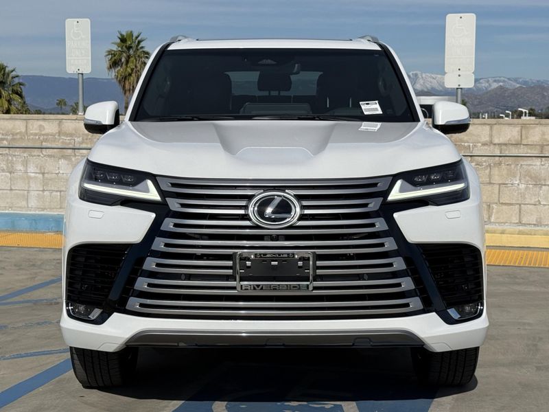 New 2026 Lexus LX 600 LuxuryImage 6
