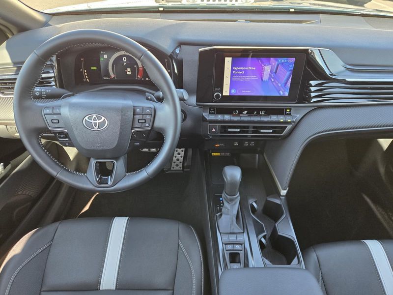 Used 2026 Toyota Camry SE (Natl)