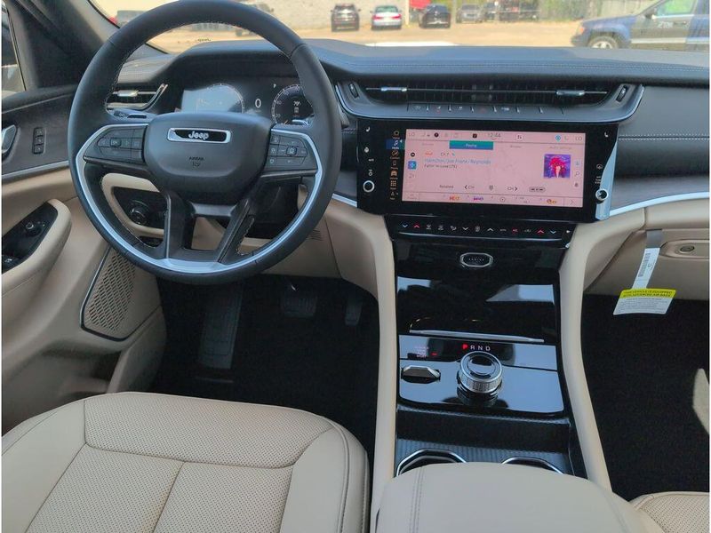 New 2026 Jeep Grand Cherokee Limited 4x4Image 32